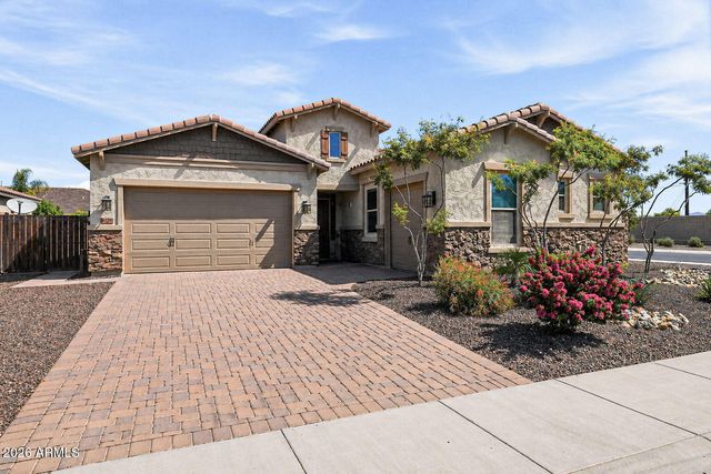3930 E CHESTNUT Lane, Gilbert, AZ 85298