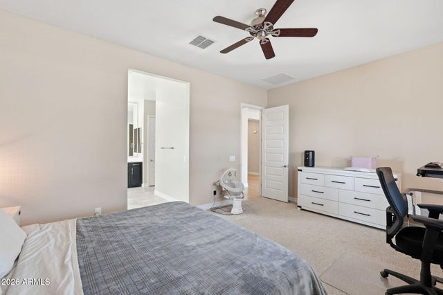 3930 E CHESTNUT Lane, Gilbert, AZ 85298