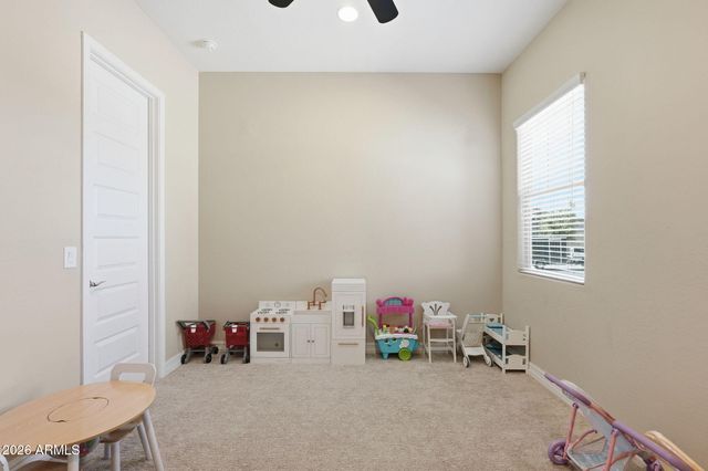 3930 E CHESTNUT Lane, Gilbert, AZ 85298