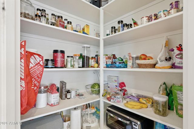 3930 E CHESTNUT Lane, Gilbert, AZ 85298