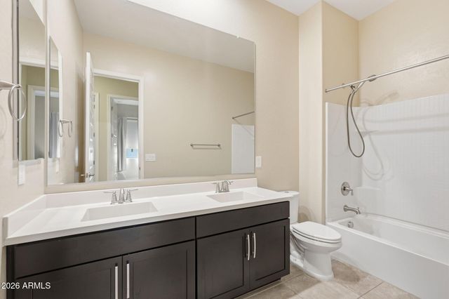 3930 E CHESTNUT Lane, Gilbert, AZ 85298