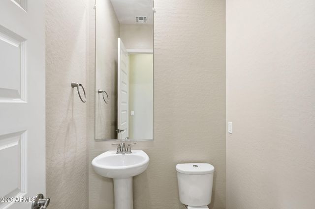 3930 E CHESTNUT Lane, Gilbert, AZ 85298