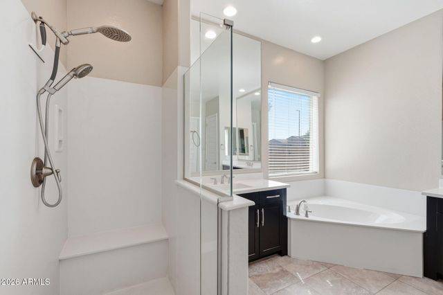 3930 E CHESTNUT Lane, Gilbert, AZ 85298