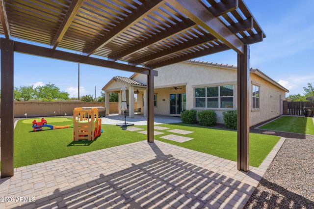 3930 E CHESTNUT Lane, Gilbert, AZ 85298