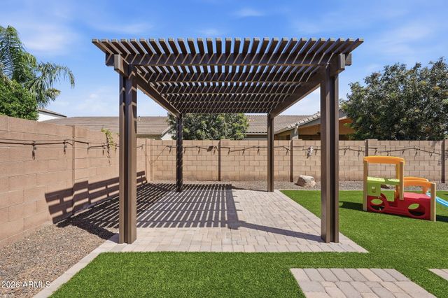 3930 E CHESTNUT Lane, Gilbert, AZ 85298