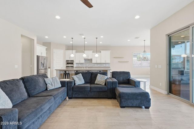 3930 E CHESTNUT Lane, Gilbert, AZ 85298