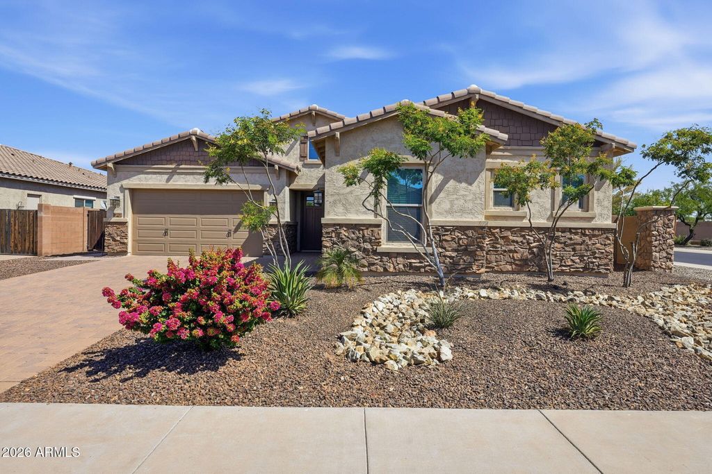 3930 E CHESTNUT Lane, Gilbert, AZ 85298