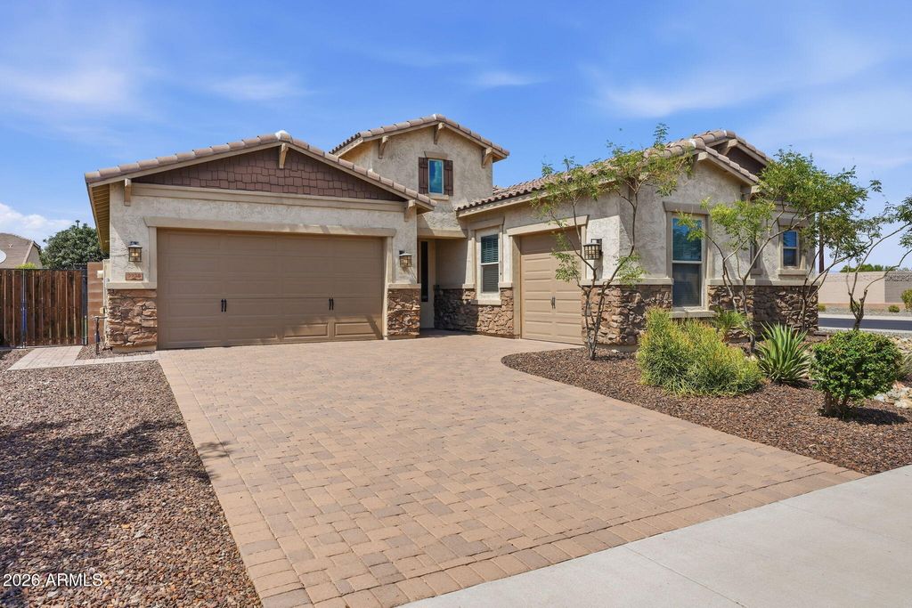 3930 E CHESTNUT Lane, Gilbert, AZ 85298 — photo 2