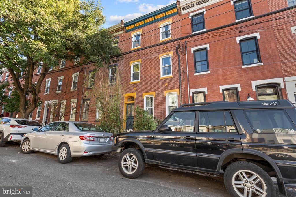 871 N 27TH ST, PHILADELPHIA, PA 19130 — photo 2