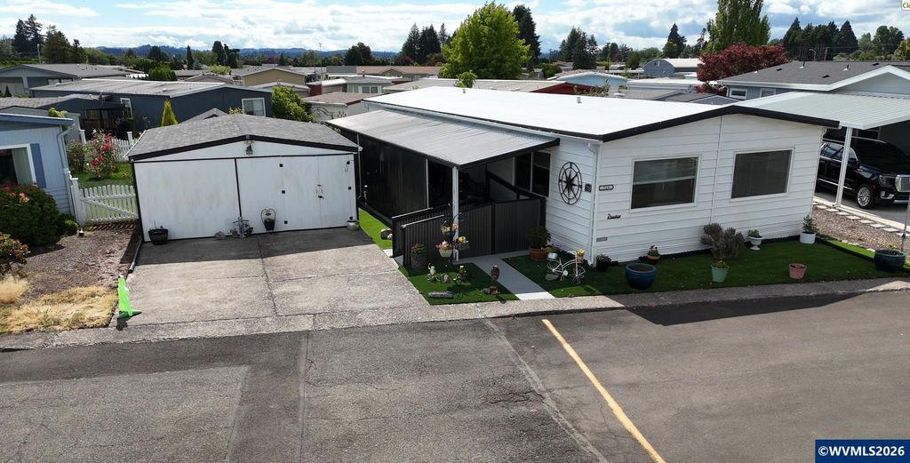 Image 1 of property listing at 2232 42nd (#713) Av SE 713, Salem, OR 97317