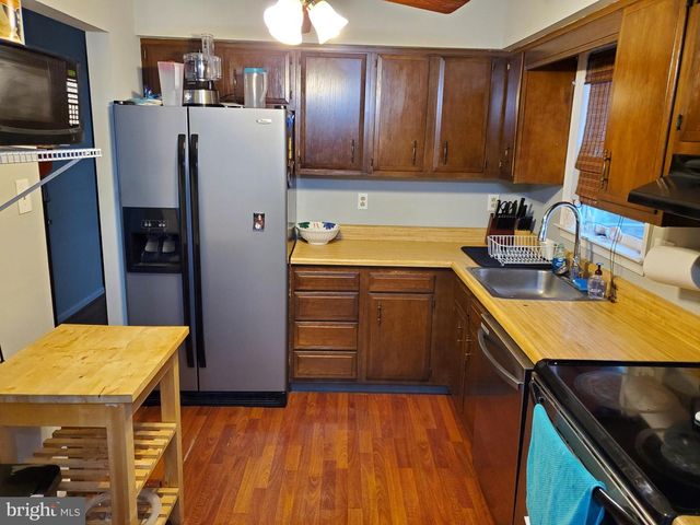 27 HARKFORT RD, Newark, DE 19702