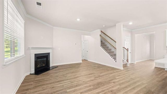 250 Sandy Oak Drive, Loganville, GA 30052