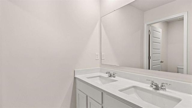 250 Sandy Oak Drive, Loganville, GA 30052