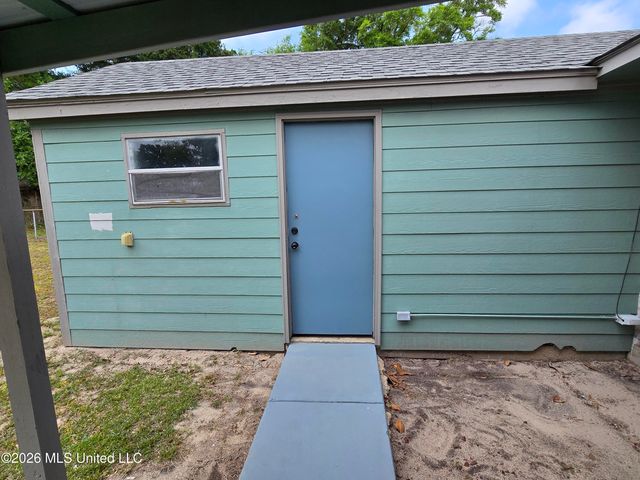 2330 Middlecoff Drive, Gulfport, MS 39507