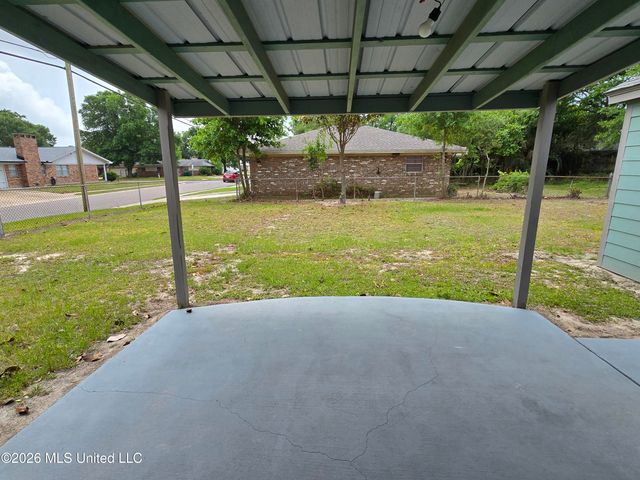 2330 Middlecoff Drive, Gulfport, MS 39507