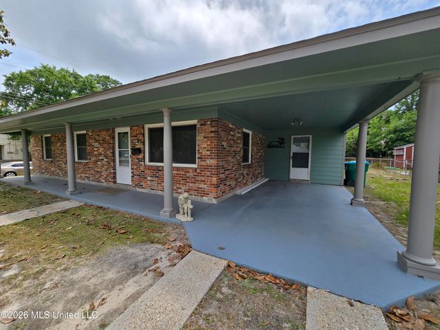 2330 Middlecoff Drive, Gulfport, MS 39507
