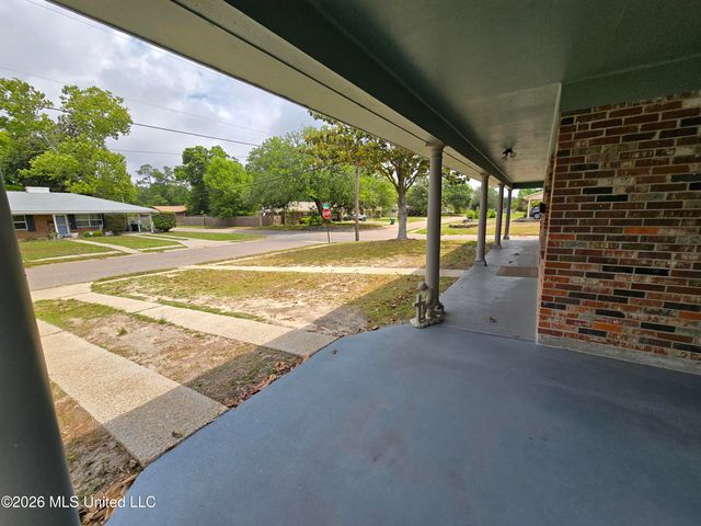 2330 Middlecoff Drive, Gulfport, MS 39507
