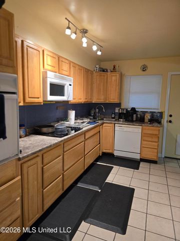 2330 Middlecoff Drive, Gulfport, MS 39507