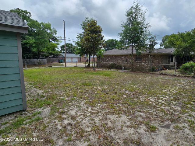 2330 Middlecoff Drive, Gulfport, MS 39507