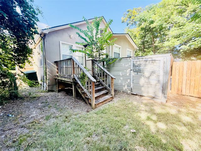 814 W College Street, Sherman, TX 75092
