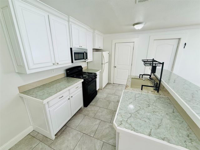 814 W College Street, Sherman, TX 75092