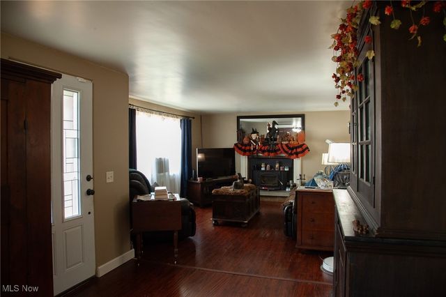 8304 Sharon Avenue NW, North Canton, OH 44720