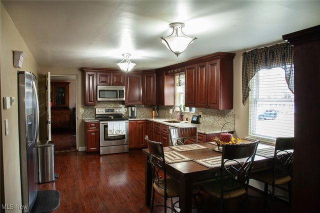 8304 Sharon Avenue NW, North Canton, OH 44720