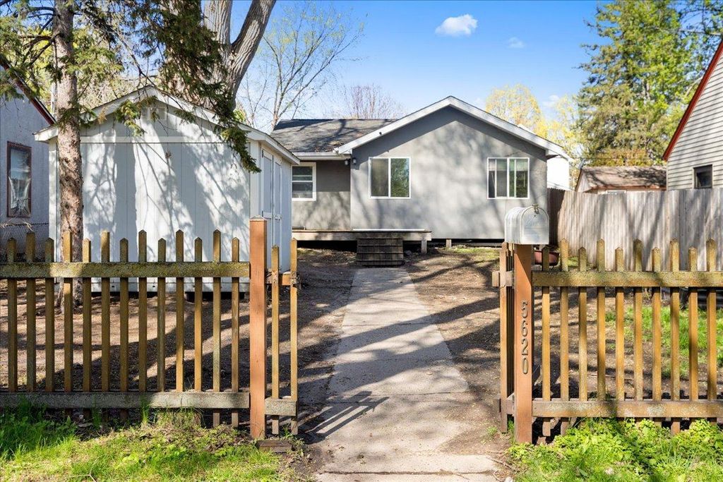 5620 26th Avenue S, Minneapolis, MN 55417