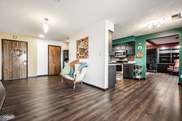 108 Knoll Court E, Noblesville, IN 46062