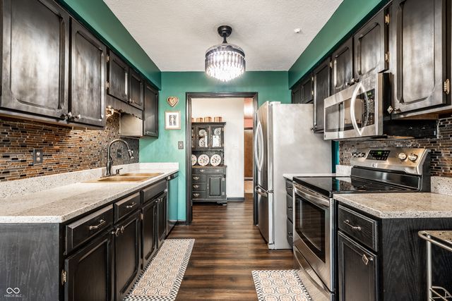 108 Knoll Court E, Noblesville, IN 46062