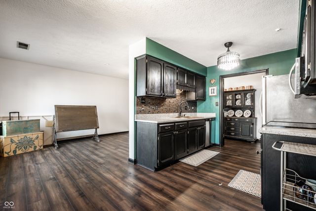 108 Knoll Court E, Noblesville, IN 46062