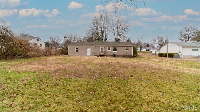 204 Hillsdale Drive, Ballwin, MO 63011