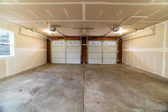 204 Hillsdale Drive, Ballwin, MO 63011