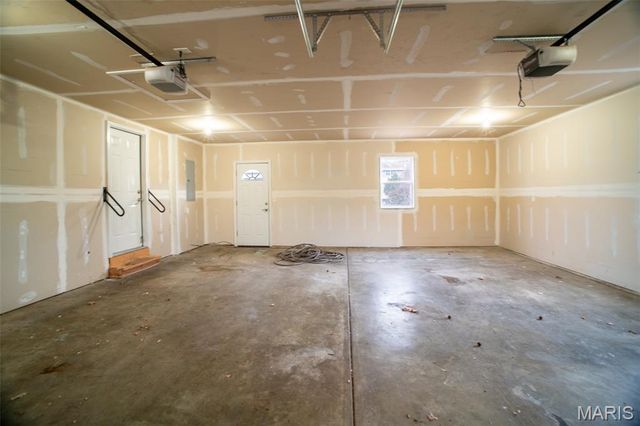 204 Hillsdale Drive, Ballwin, MO 63011