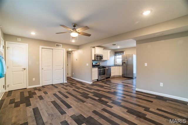 204 Hillsdale Drive, Ballwin, MO 63011