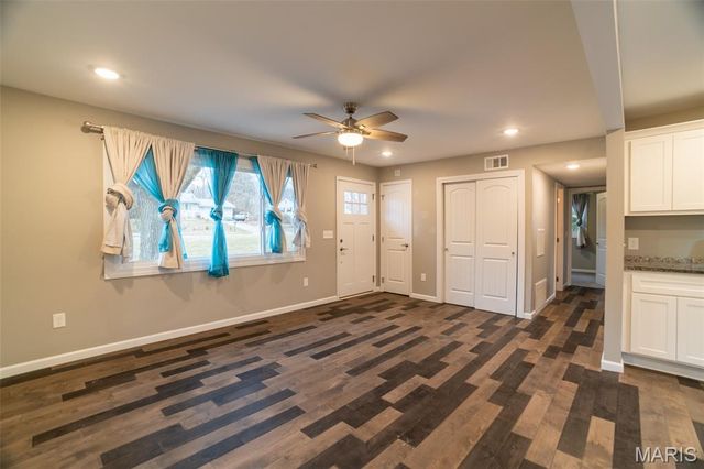 204 Hillsdale Drive, Ballwin, MO 63011