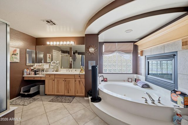 2121 E PALM BEACH Drive, Chandler, AZ 85249