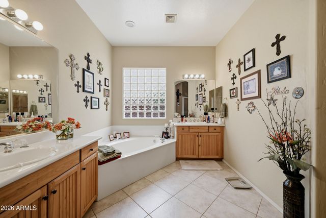 2121 E PALM BEACH Drive, Chandler, AZ 85249