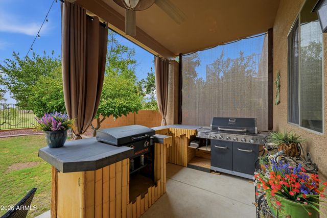 2121 E PALM BEACH Drive, Chandler, AZ 85249
