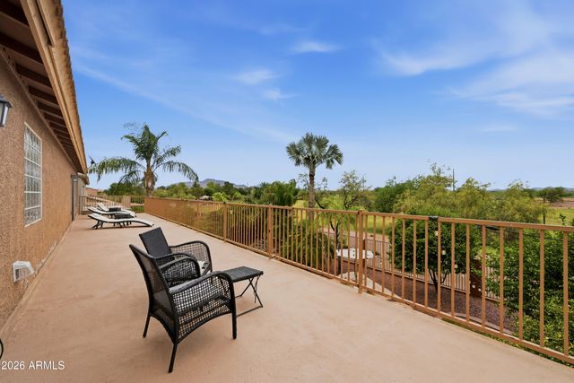 2121 E PALM BEACH Drive, Chandler, AZ 85249