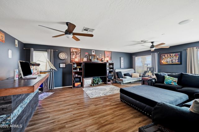 2121 E PALM BEACH Drive, Chandler, AZ 85249