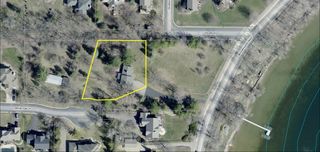 3941x White Oak Lane, Chanhassen, MN 55331