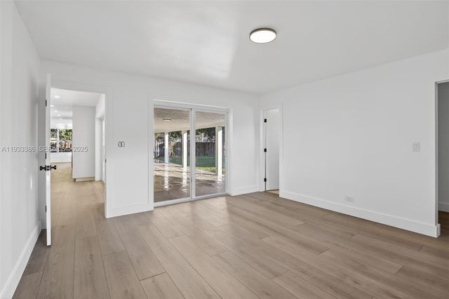 6800 NW 7th St, Plantation, FL 33317