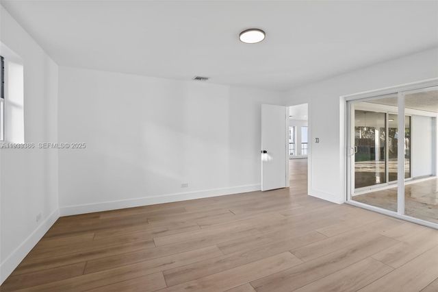 6800 NW 7th St, Plantation, FL 33317