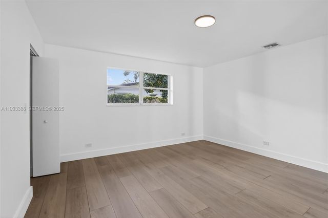 6800 NW 7th St, Plantation, FL 33317