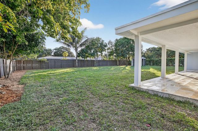 6800 NW 7th St, Plantation, FL 33317