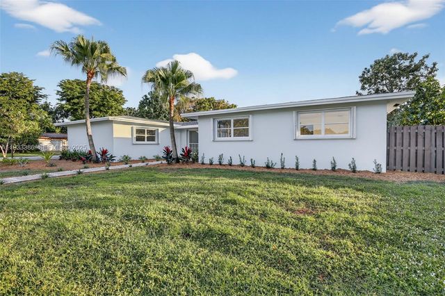 6800 NW 7th St, Plantation, FL 33317