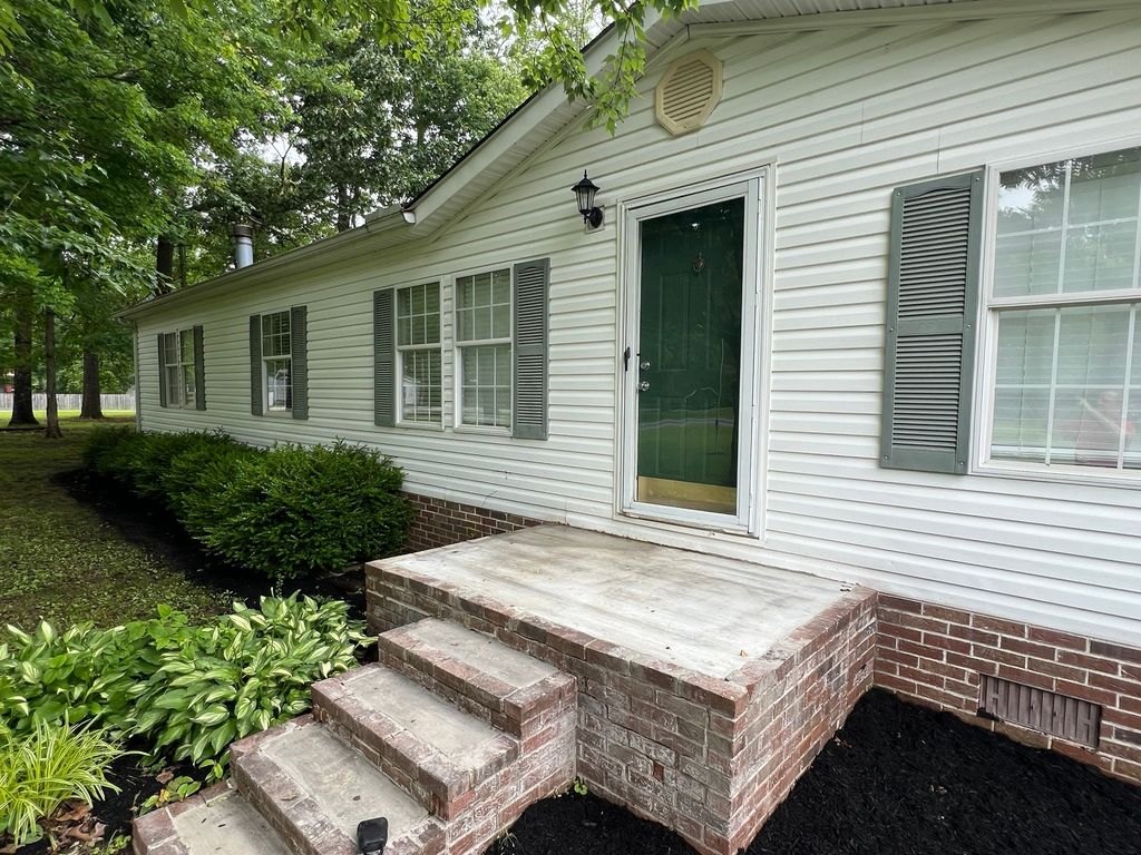 222 Cedar Ln, Beechgrove, TN 37018
