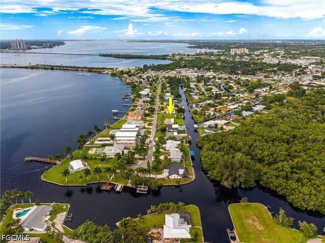 116 E North Shore AVE, North Fort Myers, FL 33917