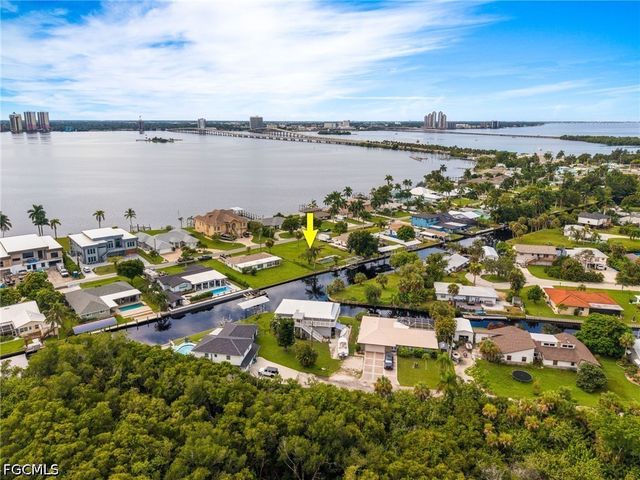 116 E North Shore AVE, North Fort Myers, FL 33917